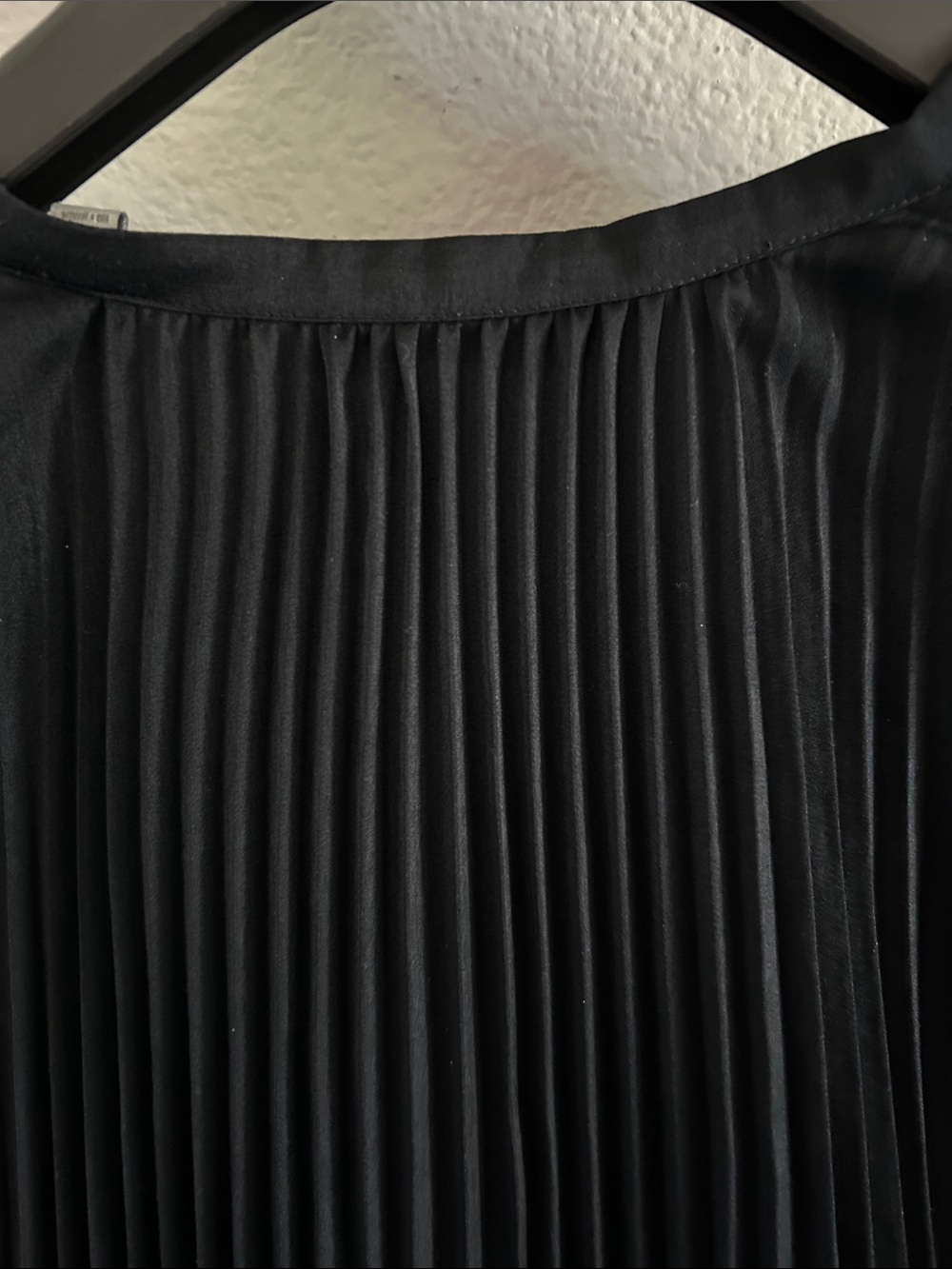 Vince Black Pleated Blouse size S - Picture 4 of 7